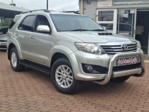 TOYOTA FORTUNER 3.0D-4D 4X4 A/T