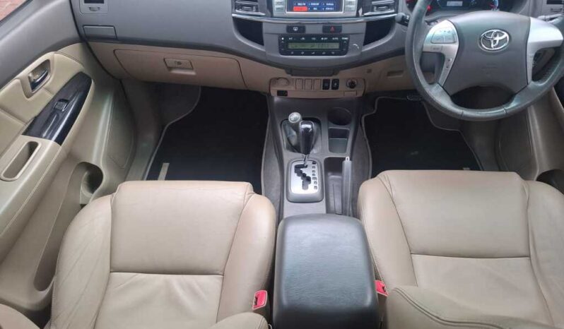 2012 TOYOTA FORTUNER 3.0D-4D 4X4 A/T full