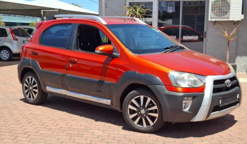 TOYOTA ETIOS CROSS 1.5 Xs 5Dr