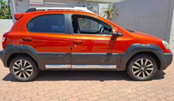 2015 TOYOTA ETIOS CROSS 1.5 Xs 5Dr full