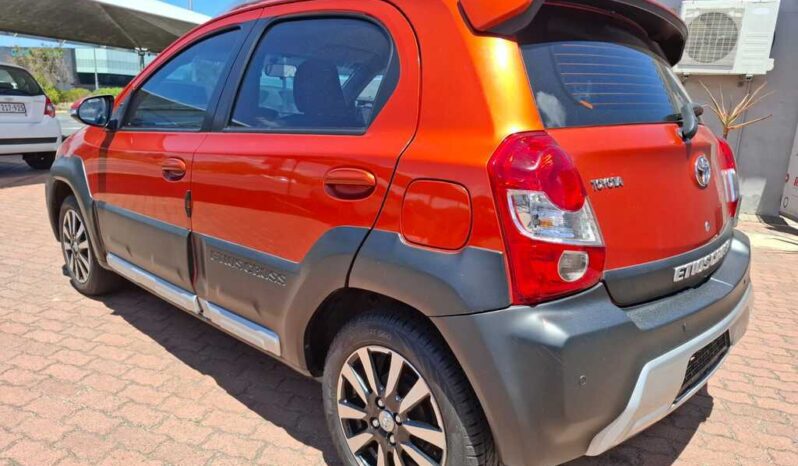 2015 TOYOTA ETIOS CROSS 1.5 Xs 5Dr full