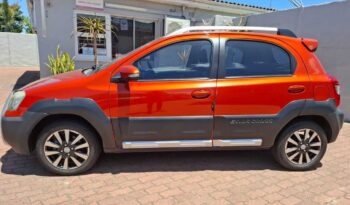 2015 TOYOTA ETIOS CROSS 1.5 Xs 5Dr full