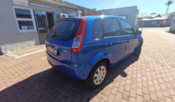 2015 FORD FIGO 1.4 AMBIENTE full